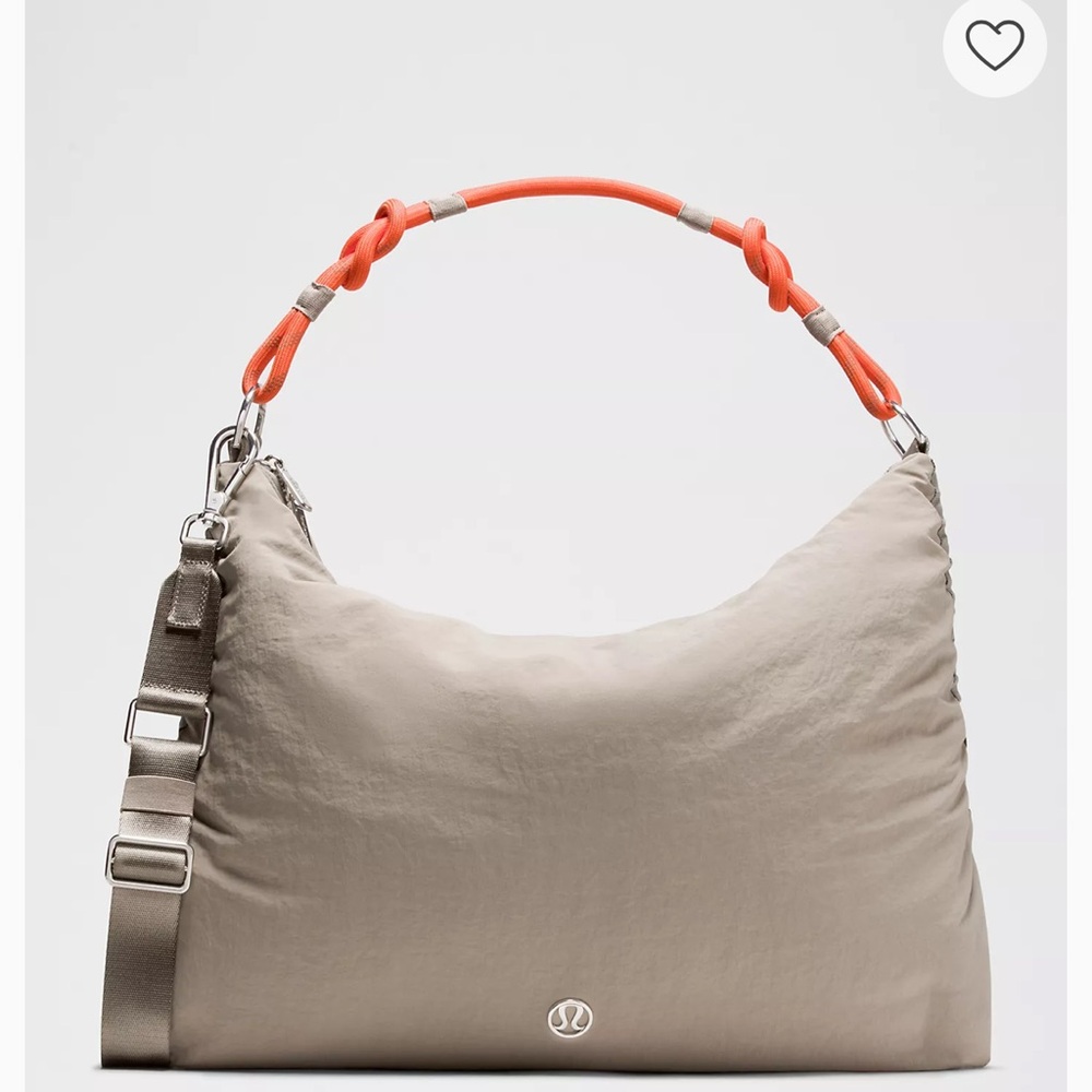 Lululemon Convertible Ruched Crossbody Bag
Large 16L